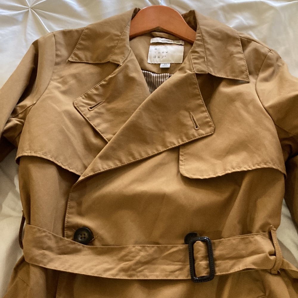 Women’s Trench Coat, new w/o tags. XS but Fits like size Small. - Picture 2 of 9